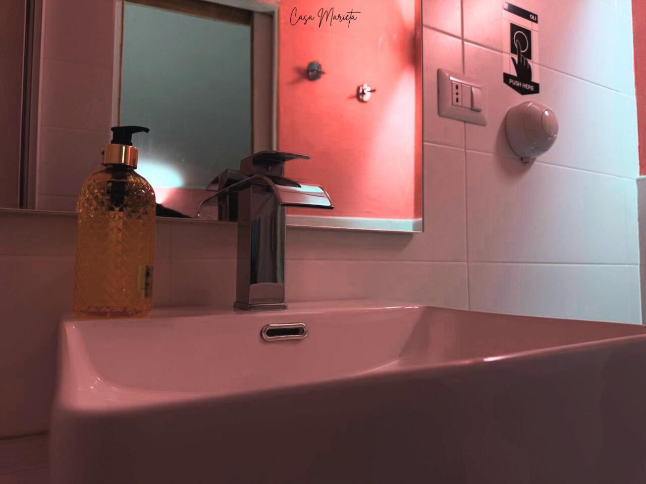 Marieta Rooms Sarzana Exterior photo