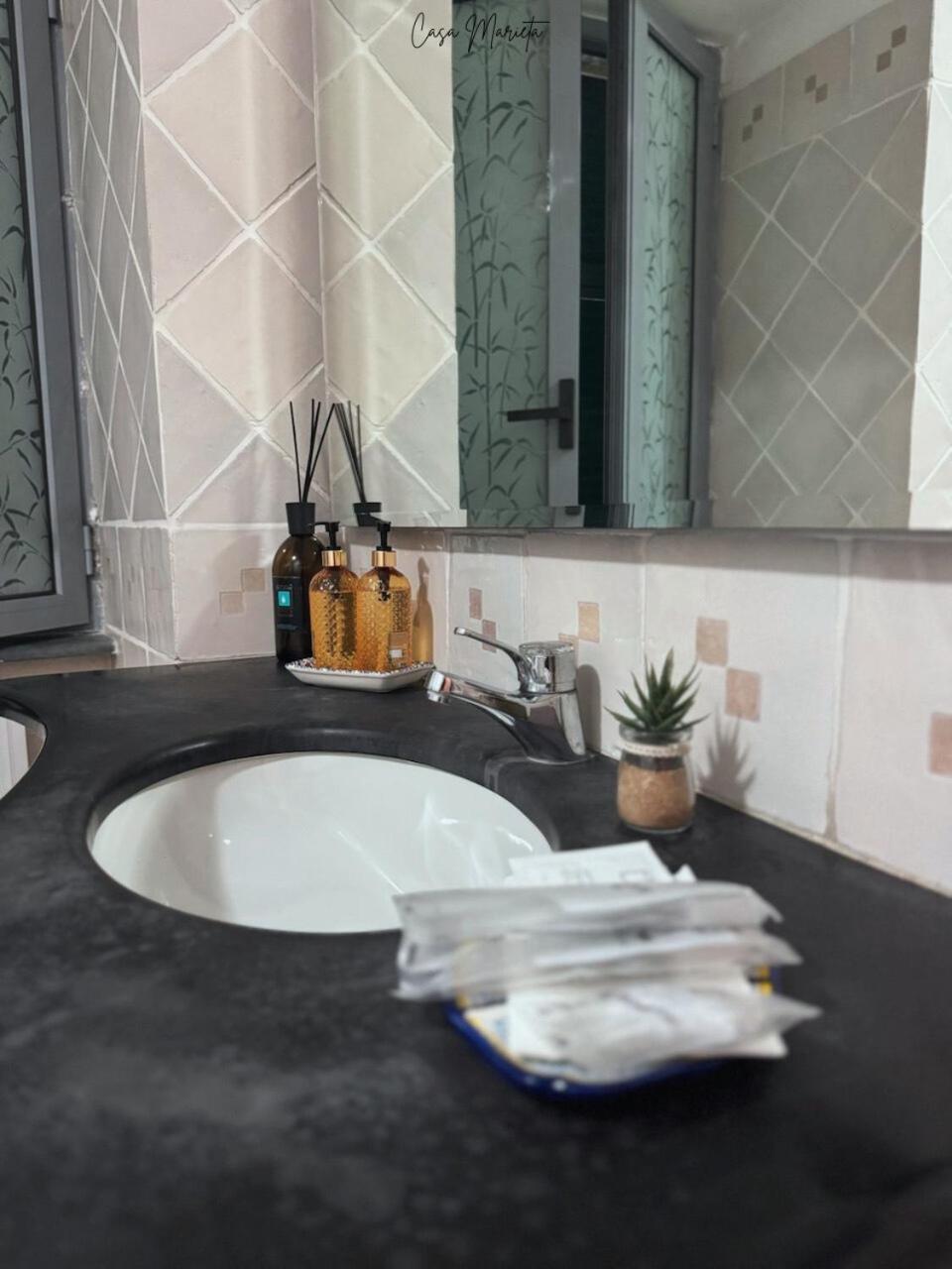 Marieta Rooms Sarzana Exterior photo