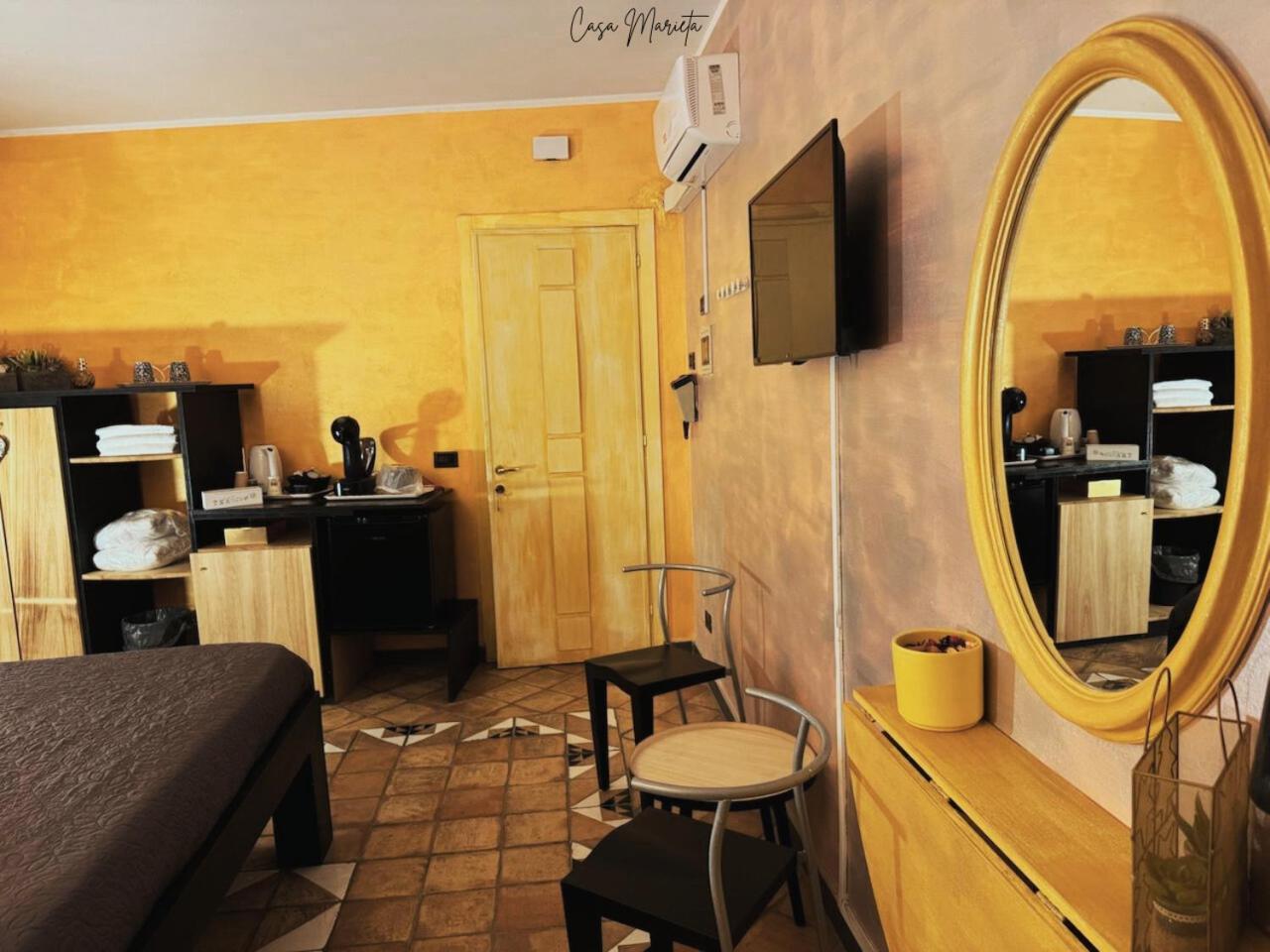 Marieta Rooms Sarzana Exterior photo